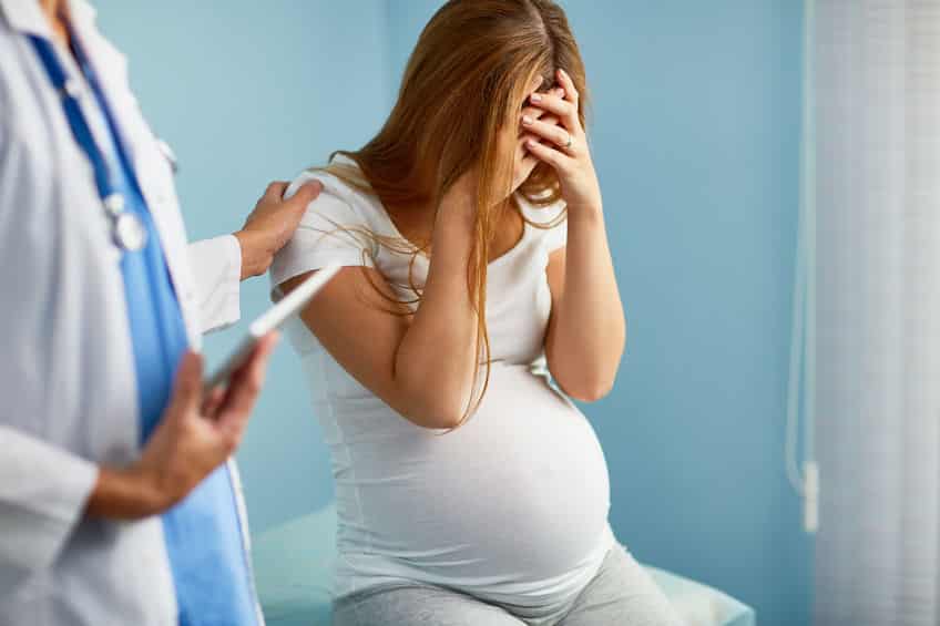 الشهر الثامن من الحمل قلق الأم في الشهر الثامن من الحمل