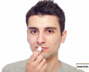 كيف تصنع مرطب شفاه طبيعي