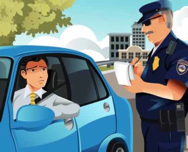 كيف تتجنب المخالفات المرورية اثناء القيادة