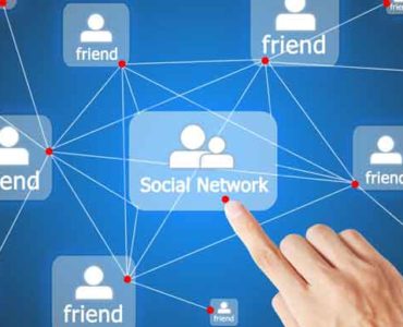 صداقات عبر شبكة الإنترنت