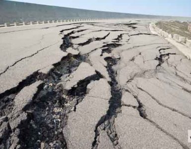 كيف تحدث الزلازل زلزال