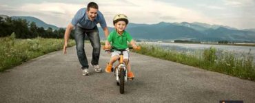 كيف تُعلم طفلك قيادة الدراجة الهوائية