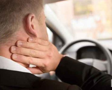 آلام الظهر أثناء قيادة السيارة