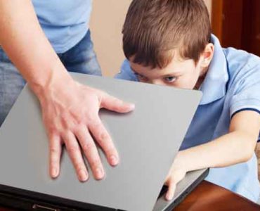 حماية الأطفال عند استخدامهم الإنترنت