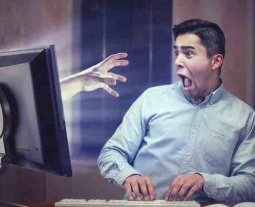 إخافة الآخرين