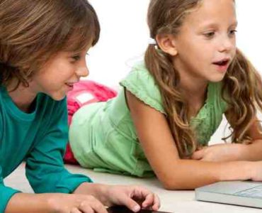تعامل الأطفال مع الإنترنت