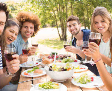 العلاقة مع الأصدقاء