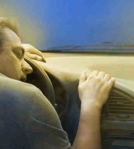 النوم أثناء السفر والقيادة