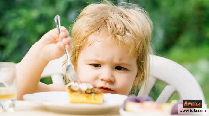 أسلوب البلع خطوات لتجنب اختناق طفلك حين تناوله الطعام